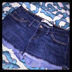 Levi Strauss & Co : Shorty Short